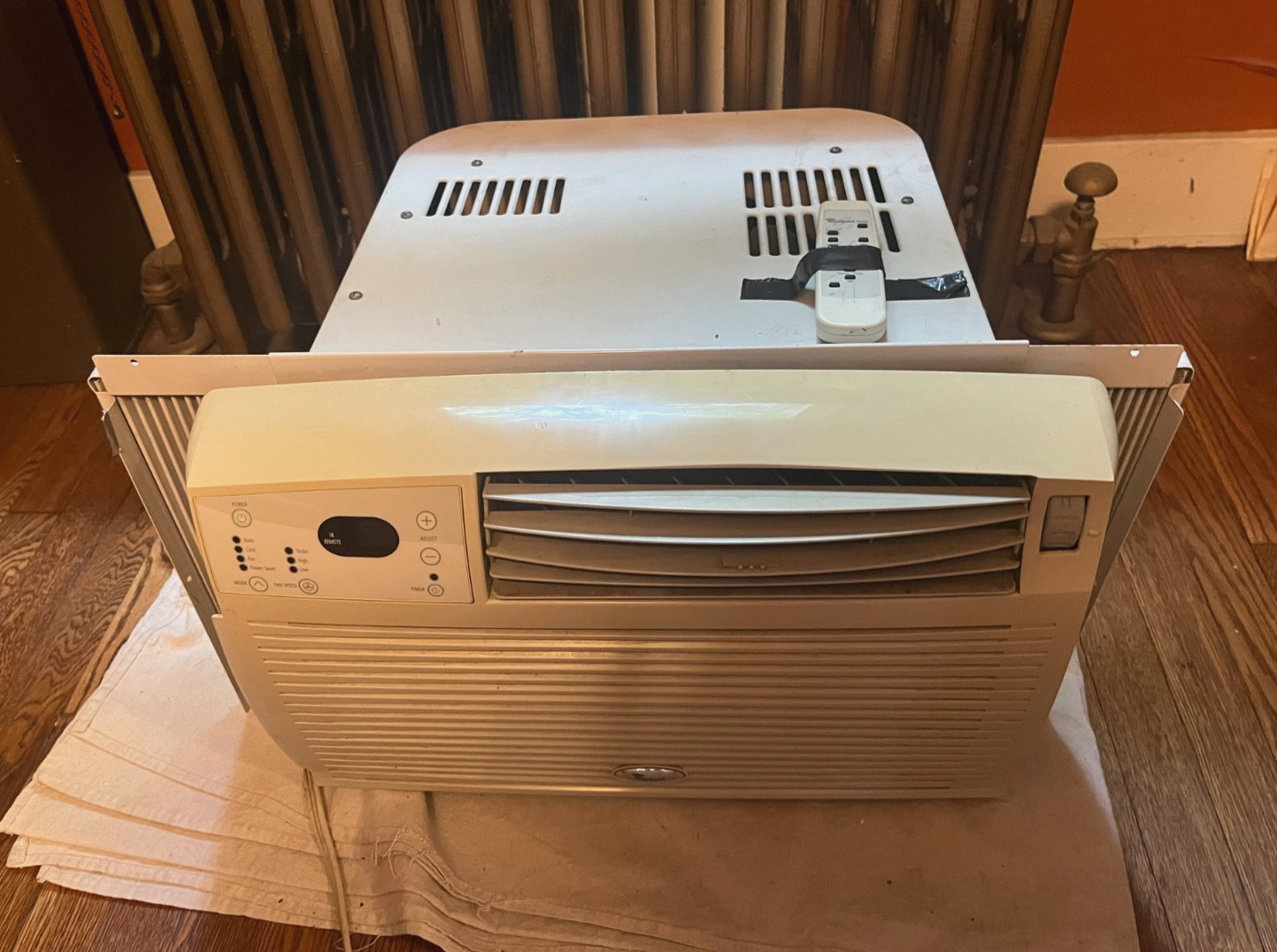Whirlpool 6,000 BTU Air Conditioner – Pittsburgh PA. Pick-Up Only