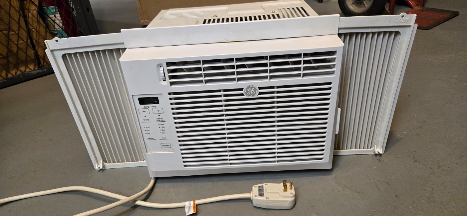 GE AEW06LYQ1 115-volt, 6,000 BTU Window A/C