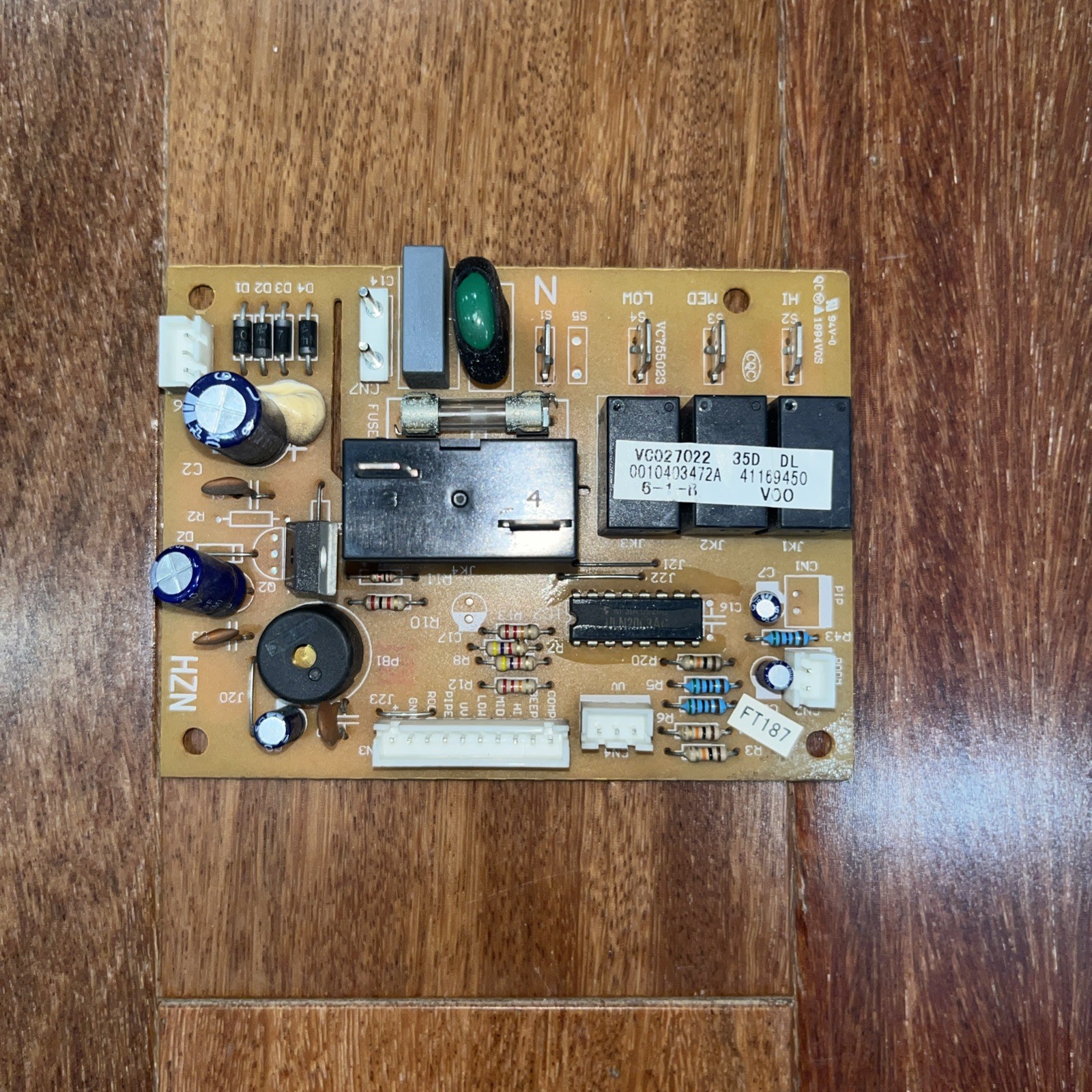 Haier Air Conditioner A/C AC Control/Relay PCB VC027022 0010403472A