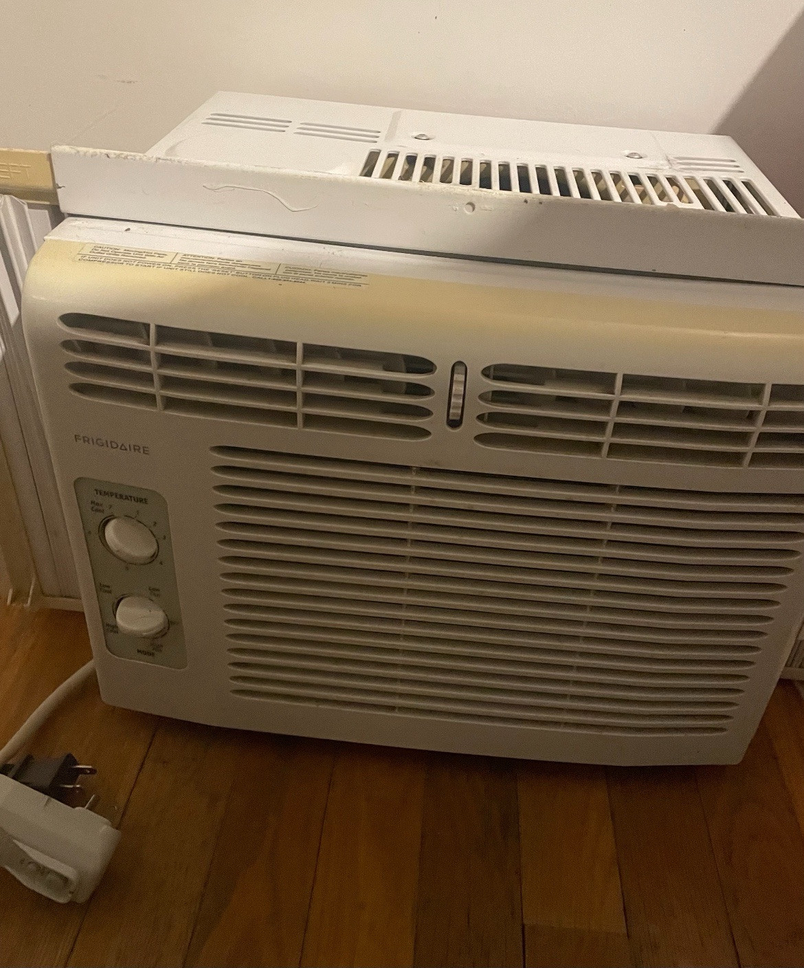 Frigidaire FFRA051WAE 5000 BTU Window-Mounted Air Conditioner – White