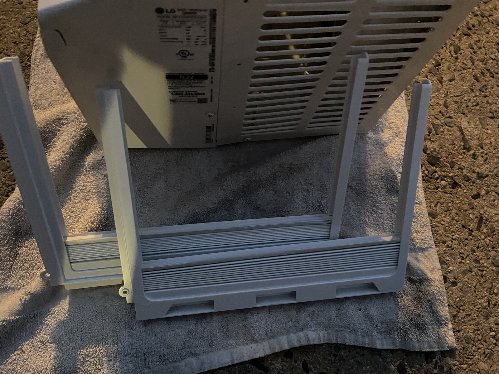 LG LW6023R 5800 BTU Window Air Conditioner – White AC