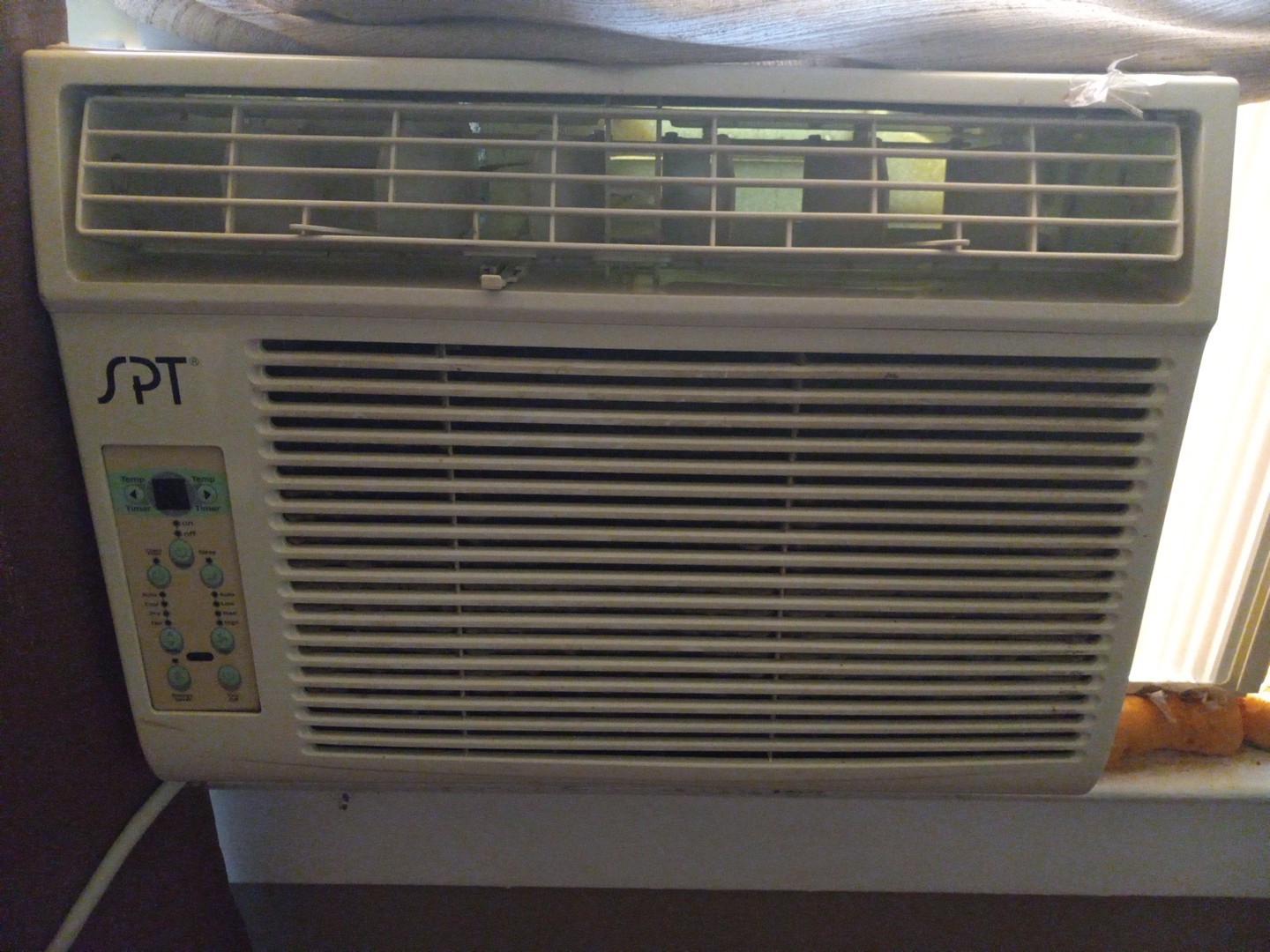 10,000 BTU Window AC UNIT (USED)