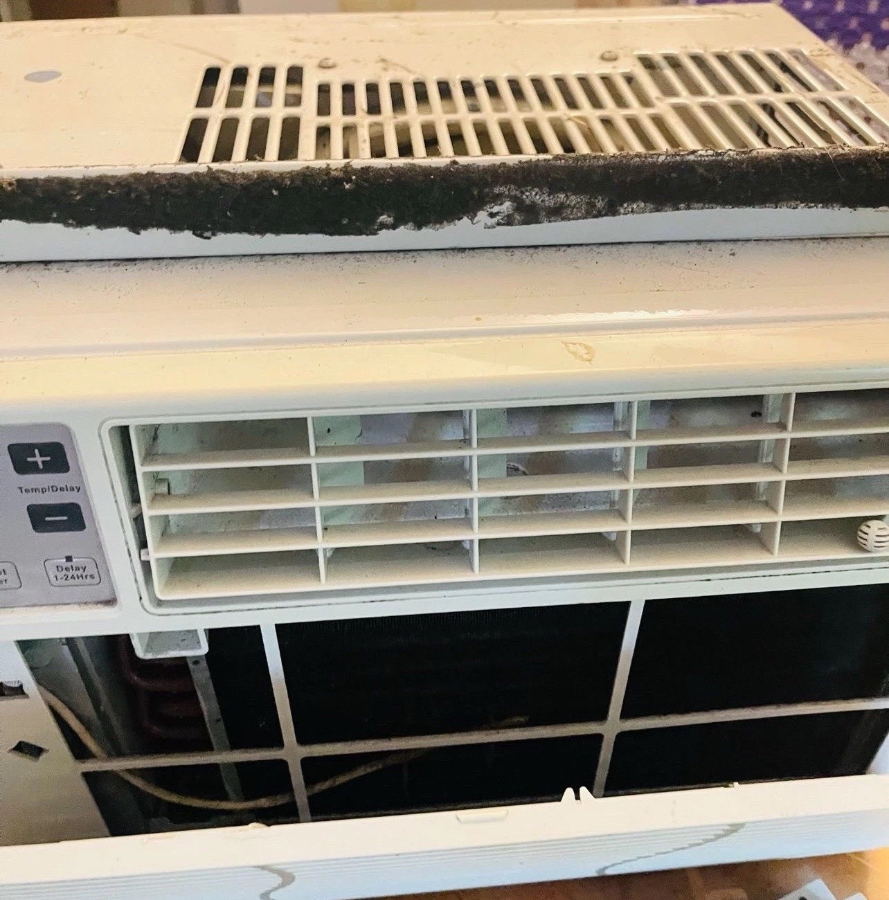 GE AEl06LVQ2 115V BTU 6000 Air Conditioner