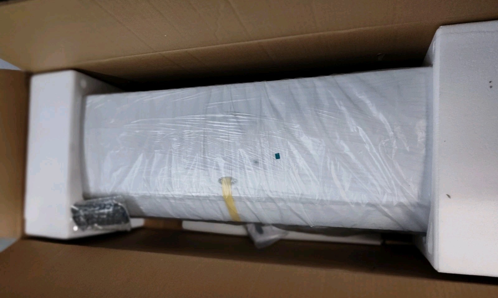 Carrier Split Type AirCon Model 40GJQB12b–3