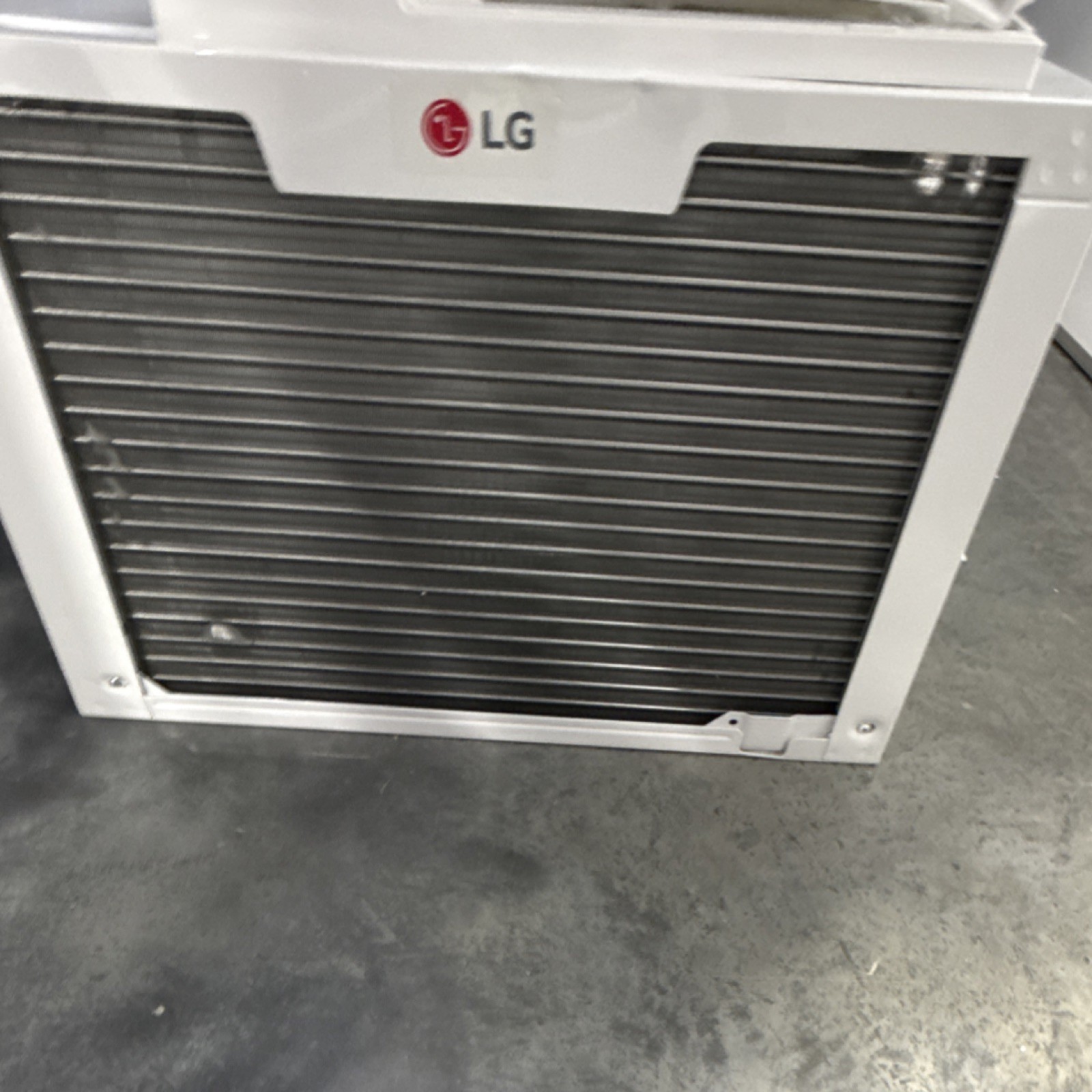 LG LW2422IVSM 23,500 BTU Window/Wall Dual Inverter Air Conditioner Wi-Fi