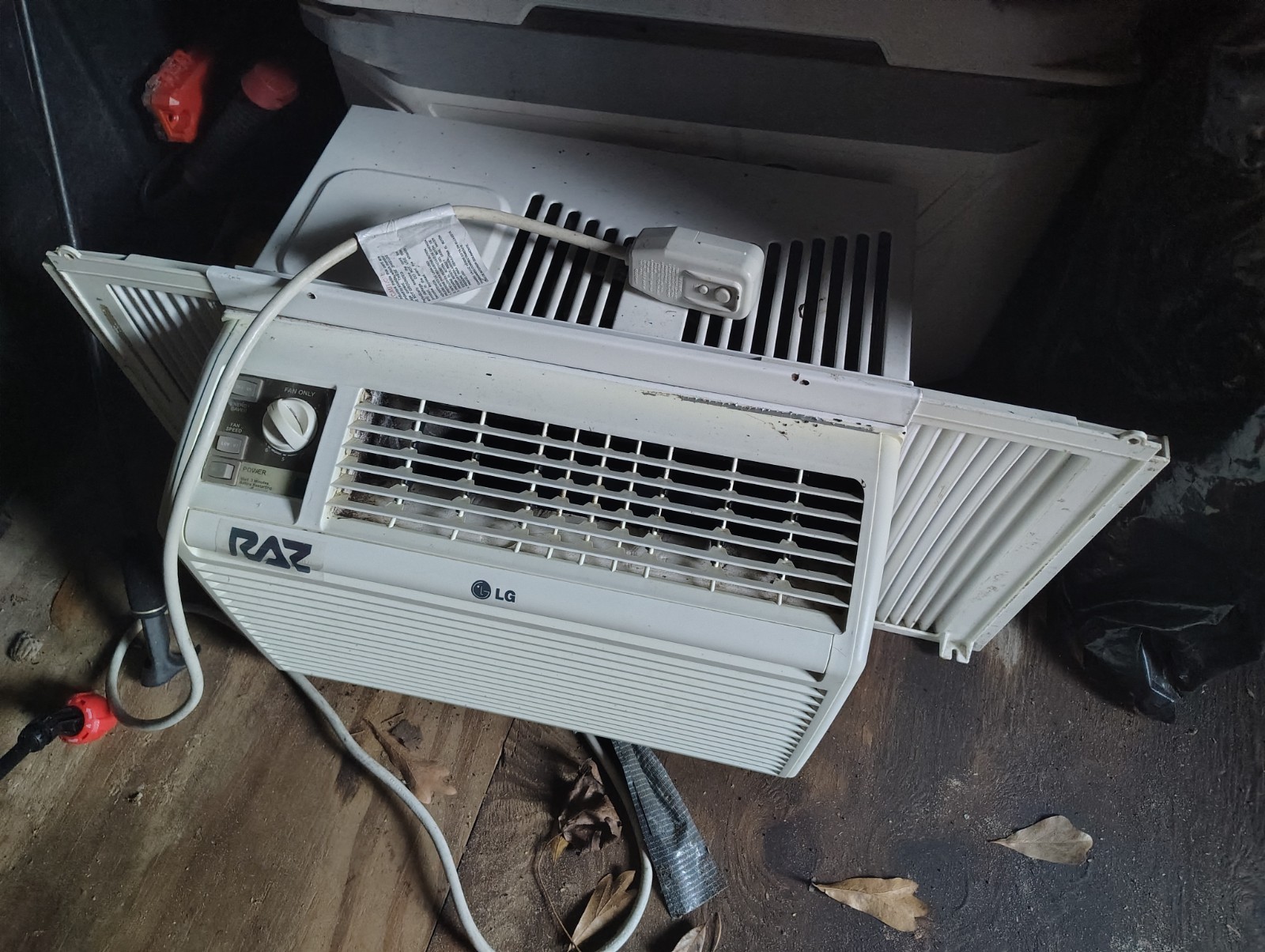 LG Window Air Conditioner 115V White Rotary Knob Push Button Fan Only