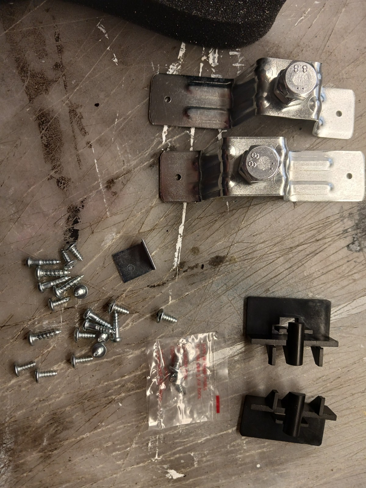 Air Conditioner&rsquo;s AC Window Extension and Brackets